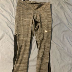 Nike medium workout leggings grey & black